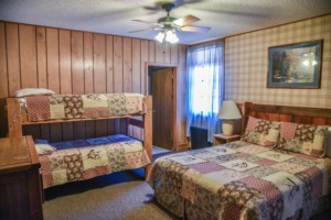 Hillside Lodge Room 2 Hillside Lodge Room 2